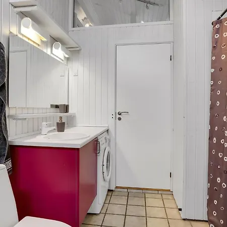 3 Bedroom Awesome In Holiday home