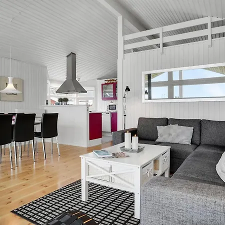 Holiday home 3 Bedroom Awesome In